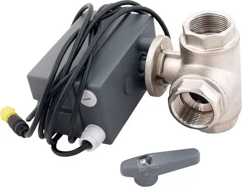 Wolf 3-Wege-Umschaltventil mit elektrischem Antrieb und Anschlusskabel, geeignet für den Einsatz in Heizsystemen. Gehäuse aus Metall mit verschiedenen Anschlussmöglichkeiten.